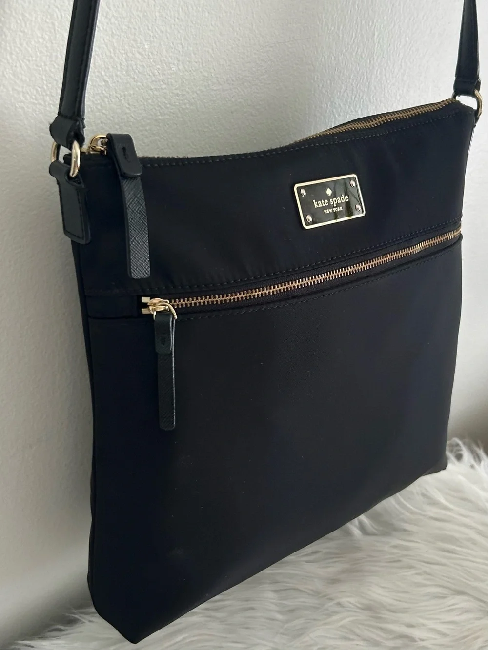 Kate Spade Black Nylon Crossbody Shoulder Bag Gold Zip Pocket Adjustable Strap